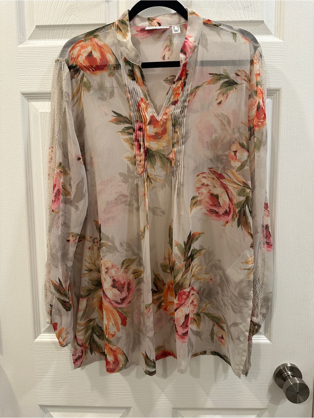 Susan Graver white floral sheer chiffon v-neck ruffle blouse long sleeve M